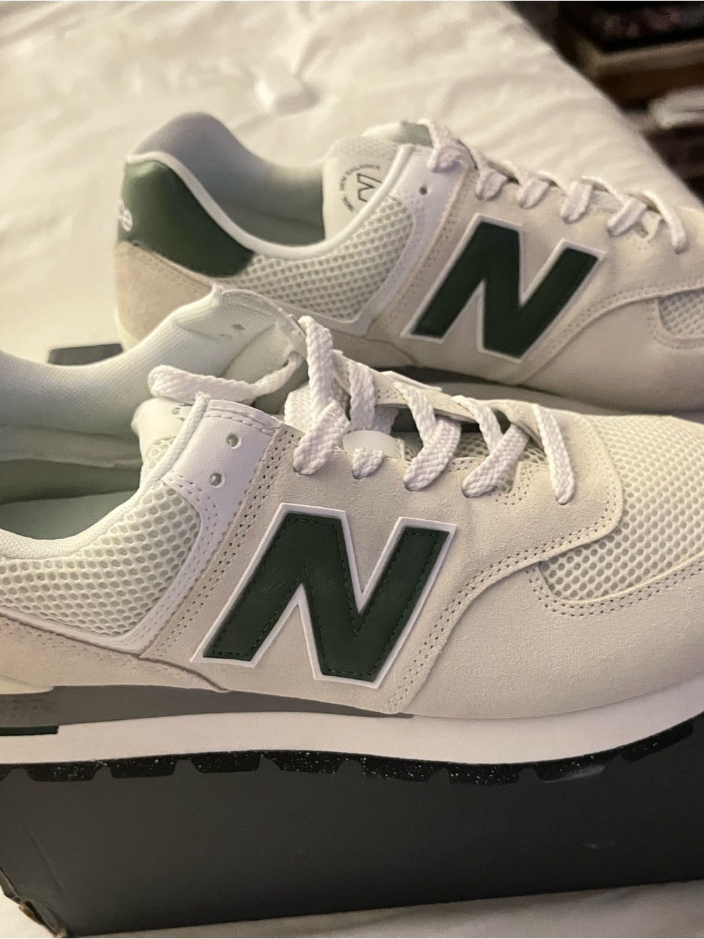 New Balance Men's White and Green Retro Runner Sneakers